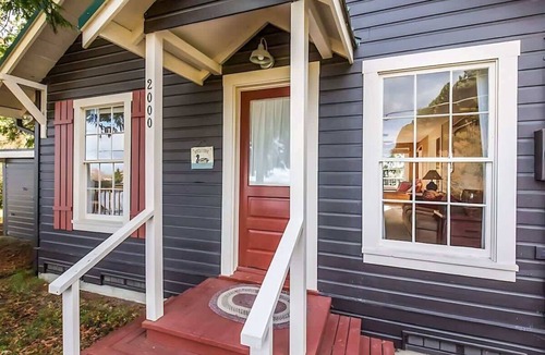 Sequim House | Writer's Retreat Serene Mountain Views