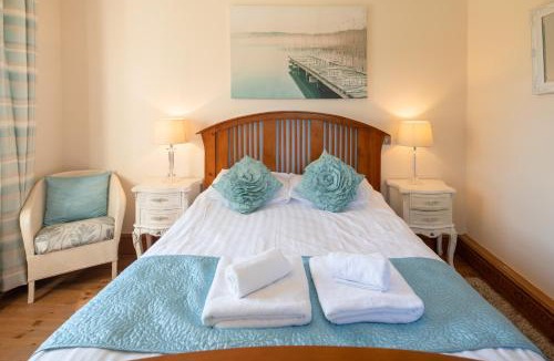 Kidwelly House | Wrth y Nant