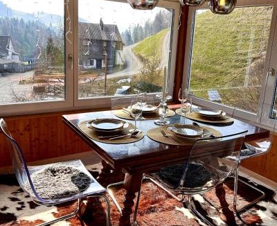 Neckertal Apartment | Wunderschöne Maisonette-Ferienwohnung in stattlichem Toggenburgerhaus