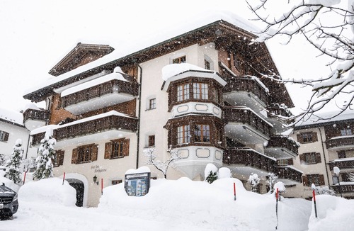 Klosters Platz Apartment | Wunderstay Alpine 3 Chic Studio Central Location