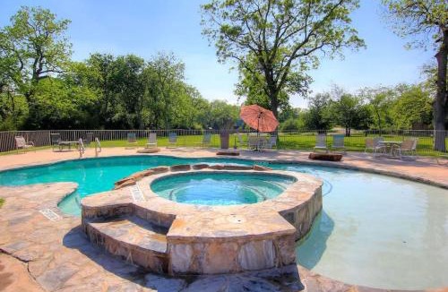 New Braunfels House | WW B201 Guadalupe Getaway