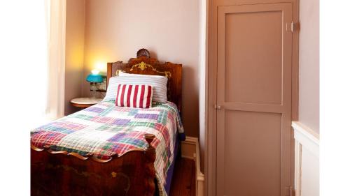 Cimarron Hotel | Wyatt Earp - Historic Hotel Room
