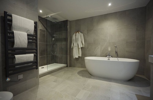 Weston Hotel | Wychwood Park