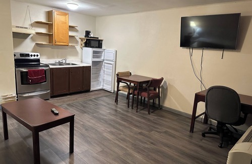 Clinton Hotel | Wye Motel