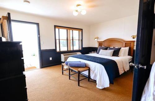 Tilghman Hotel | Wylder Tilghman Island