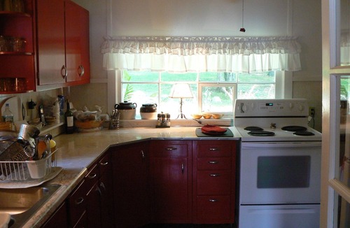 Poultney Cabin | Wyldwood Lodge, on the lakeshore with views of the water & Green Mountains of VT