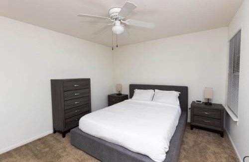 Coliseum Central Apartment | Wyndham 219 Modern 2br suite, Parking