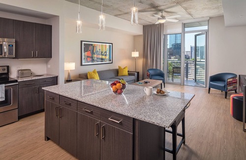 Civic District Condo | Wyndham Austin - 1 Bedroom Deluxe