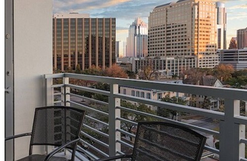 Civic District Apartment | Wyndham Austin - Deluxe Studio for Grand Prix!