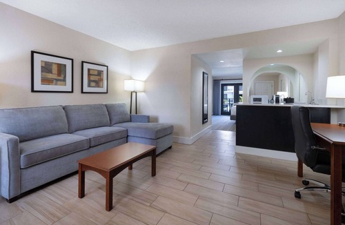Boca Raton Hotel | Wyndham Boca Raton Hotel