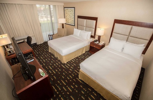 Des Plaines Hotel | Wyndham Chicago O'Hare