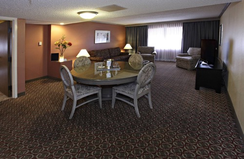 Biggs Field Hotel | Wyndham El Paso Airport Hotel & Waterpark