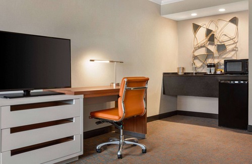 Fort Smith Hotel | Wyndham Fort Smith City Center