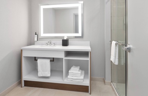 Anna Hotel | Wyndham Garden Anna
