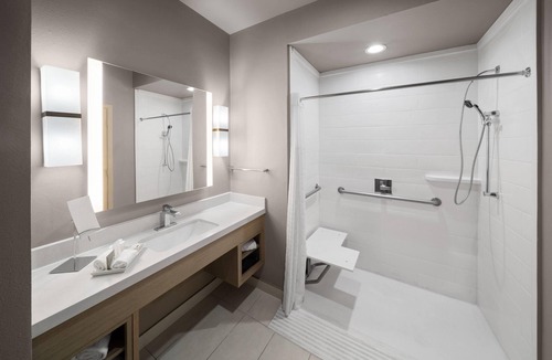 Barker Hotel | Wyndham Garden Katy Energy Corridor