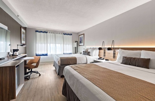 Lakeview Hotel | Wyndham Garden Manassas