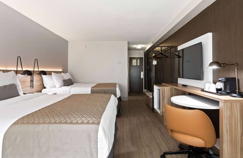 Lakeview Hotel | Wyndham Garden Manassas