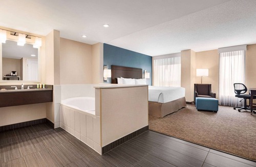 Fallsview Hotel | Wyndham Garden Niagara Falls Fallsview
