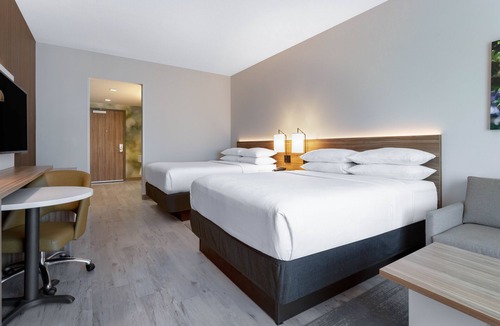 Florida Center Hotel | Wyndham Garden Orlando Universal/I Drive