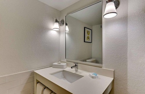 North San Antonio - SAT Hotel | Wyndham Garden San Antonio Airport