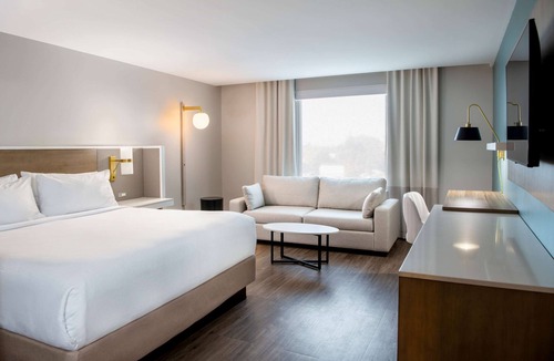 Winnipeg Hotel | Wyndham Garden Winnipeg Airport