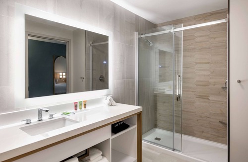 Winnipeg Hotel | Wyndham Garden Winnipeg Airport