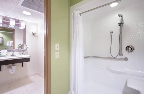 Downtown Little Rock Hotel | Wyndham Grand Executive Center Little Rock Airport