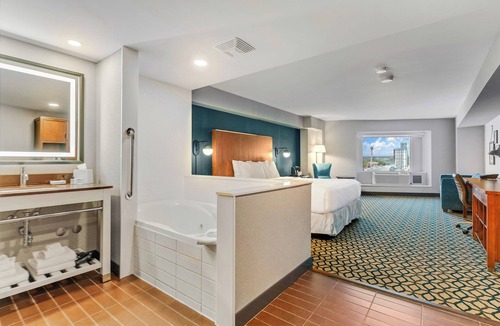 Fallsview Hotel | Wyndham Grand Fallsview Hotel