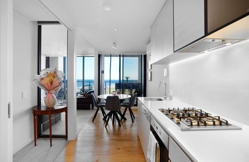 Werribee South Apartment | Wyndham Harbour Luxury Bayside Haven with parking