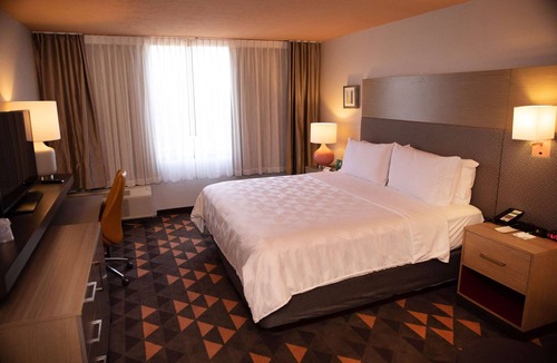 Southeast Houston Hotel | Wyndham Houston Hobby Airport