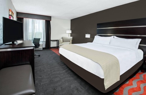 Clodine Hotel | Wyndham Houston Sugarland