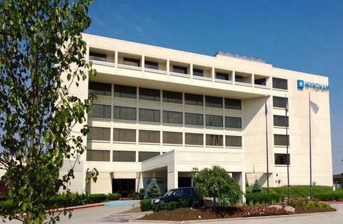 Wayne Hotel | Wyndham Indianapolis West