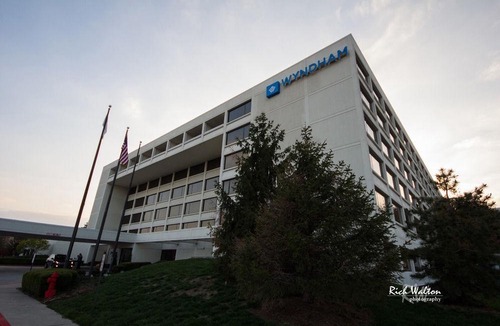 Wayne Hotel | Wyndham Indianapolis West