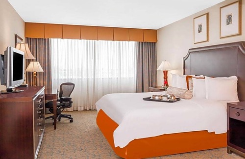 Wayne Hotel | Wyndham Indianapolis West