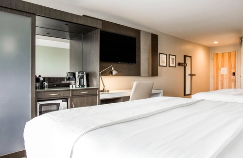 Newport East Hotel | Wyndham Newport Hotel