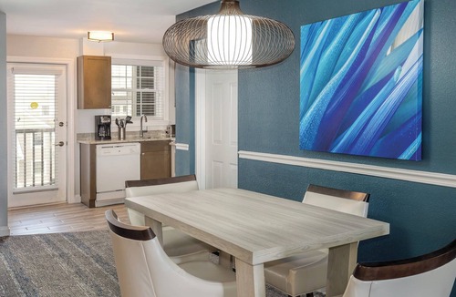 Yachting Village Condo | Wyndham Newport Onshore|2BR/2BA Balcony King Suite