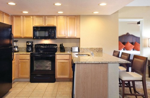 Survey Creek Condo | Wyndham Palm-Aire- 2br-Pool, Mini Golf, & Beach Shuttle!