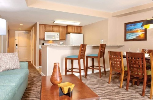 Waikiki Condo | Wyndham Waikiki Beach Walk|Two 2BR/2BA Suites