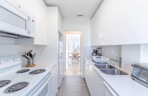 North Miami Condo | Wynwood Arts Stay | Pool & Fast WiFi, Smart TV