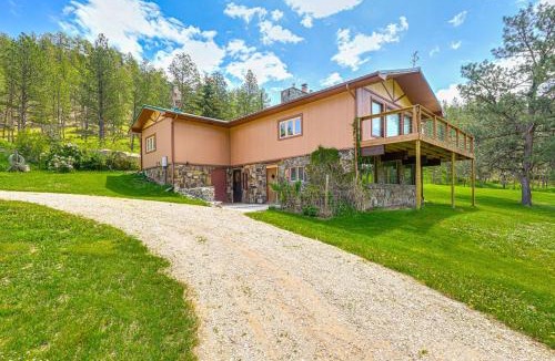 Moorcroft House | Wyoming Nature Retreat: 19 Mi To Devils Tower