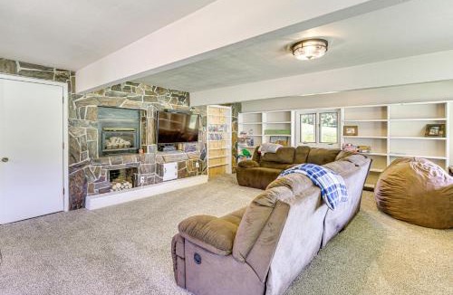Moorcroft House | Wyoming Nature Retreat: 19 Mi To Devils Tower