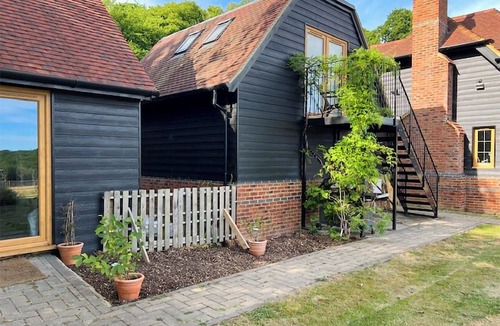 Horsham Cottage | Wysteria, North Lodge