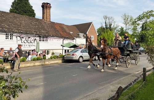 Horsham Cottage | Wysteria, North Lodge