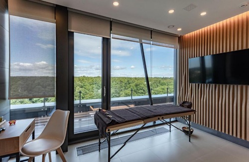 Kurortny District Hotel | X-Clinic