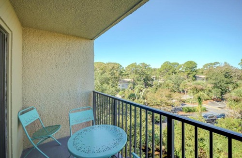 Hilton Head Apartment | Xanadu 19-A, 2 Bedroom, Sleeps 6, Walk to Beach, Large Pool, Free Tennis