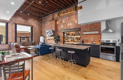Effingham Apartment | XCHNG 4 Apartments Downtown. Side by Side.