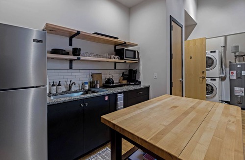 Effingham Apartment | XCHNG Cozy Downtown Studio, XCHNG Studio