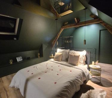 Oppy House | Xclusif Love room