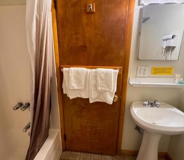 Jewett Center Resort | Xenia Lodge