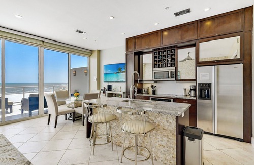 Galveston Condo | XL Terrace, Lazy River, I-O Pools, Game Room, Spa, Beach, Luxury 2-2 Penthouse!